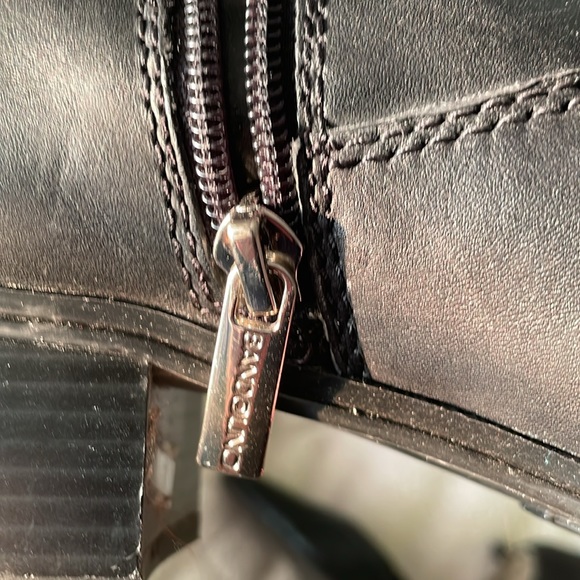 Women’s black boots size 9 - Picture 3 of 5